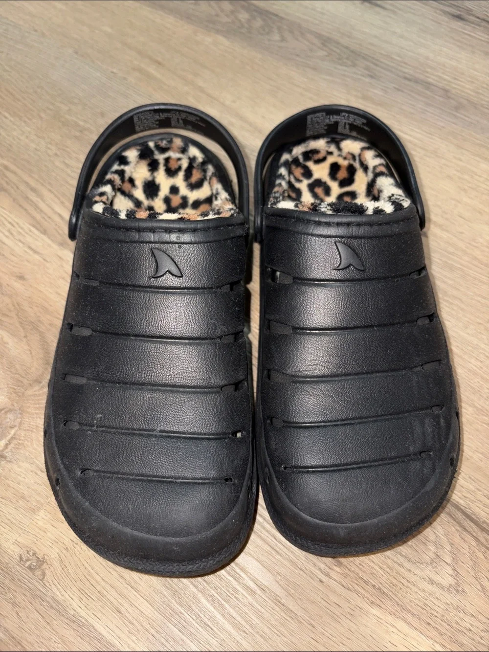 Kids Black Faux-Fur Lined Clog Slippers with Leopard Print Insole